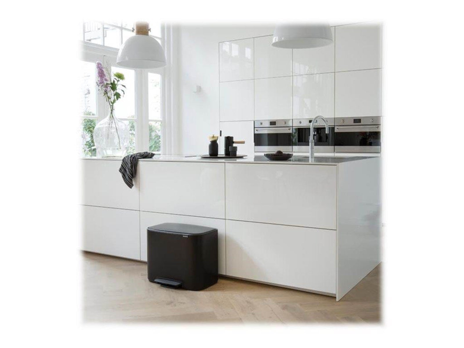brabantia Bo Brabantia 11L + 23L Bo Pedal Bin - Matt Black brabantia Bo Brabantia 11L + 23L Bo Pedal Bin - Matt Black